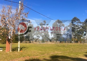 Unico lote frente a la Plaza en Barrio San Juan I. 1048 m2